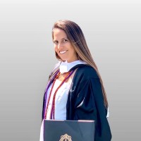 Daniela Naupari Email