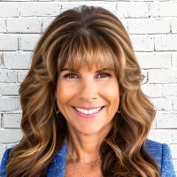 Intero Real Estate Services Employee Suzanne Hunter's profile photo