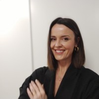 Eva Perujuániz Bermúdez Email