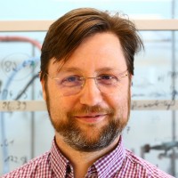 Marek Checinski Email