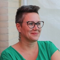 Email e telefono di Véronique Deiteren