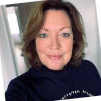 Danielle Damen Email