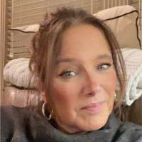 Unique Refinishers Employee Karen Walker's profile photo