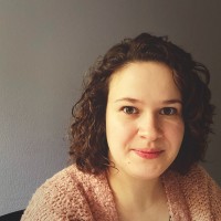 Iulia Damian Email