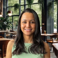 Larissa Miranda Email