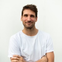 Santiago Iaquinta Email