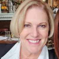 Hyundai Motor America Employee Suzanne Taylor's profile photo