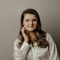 Julia Meadows Email & Phone Number