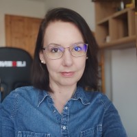 Csilla Dobi Email