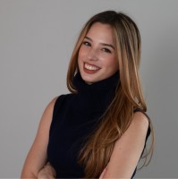 Alejandra González Farías Email
