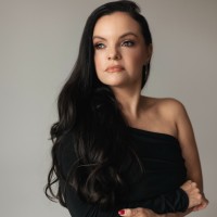 Simone Gonçalves Email