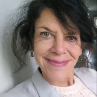 Irit van der Veldt Email