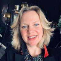 Esmeralda Deurloo Email
