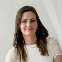 Éva Szávuly Email