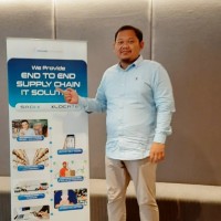 Yari Ridono Email
