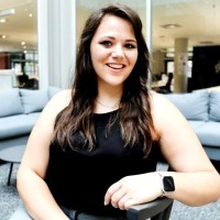 Shani van Kraayenburg Email