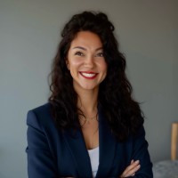Esra Gümüs Email