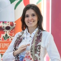 Ypê Employee Vivian Nesti's profile photo