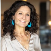 Keller Williams Realty Atlantic Partners Employee Julie Childers's profile photo