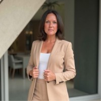 Cali Hussey Email & Phone Number
