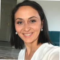 Aygül Uysal Email
