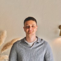 Eliot Hawkins Email