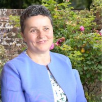 Luljeta Nuzi Email