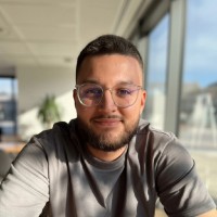 Leon Hüfner Email