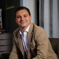Alec McKenzie Email & Phone Number