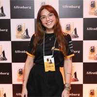 Isabela Kühl Email