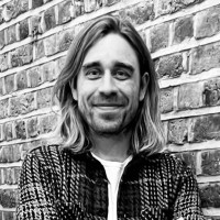 Naked Employee Luke Hollands's profile photo