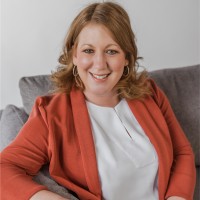Edward Jones Investment Co Employee Ginny Moss's profile photo