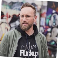 Robert ️ Email