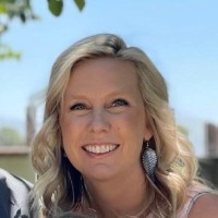 Leslie Adams Email