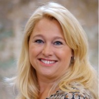 Miranda van Oostrom Email