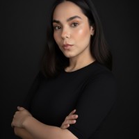 Laura de Leon Email