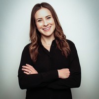 Saks Off Fifth Outlet Employee Stephanie Ransom's profile photo