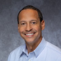 Email e telefono di Frank Peralta