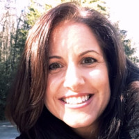 Independent Employee Emine Fornelius's profile photo