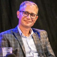 Artur Jóźwik Email