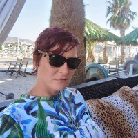 Angela Kelly Email