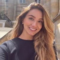Laura Pérez Email