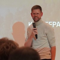 Maximilian Schmitt Email
