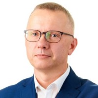 Robert Bąk Email