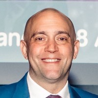 Smith+Nephew Employee Simon Tarry's profile photo