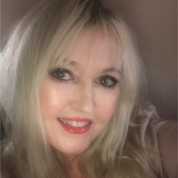Arbonne International LLC Employee Lori Ely's profile photo