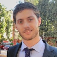 Adrián Meneses Email