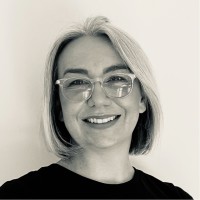 LAB3 Employee Izobel Cox's profile photo