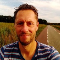 Léon Peeters Email