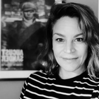 Mandy de Waal Email
